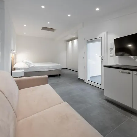 Luxury 4 With Swimming Pool Appartamento Cervia