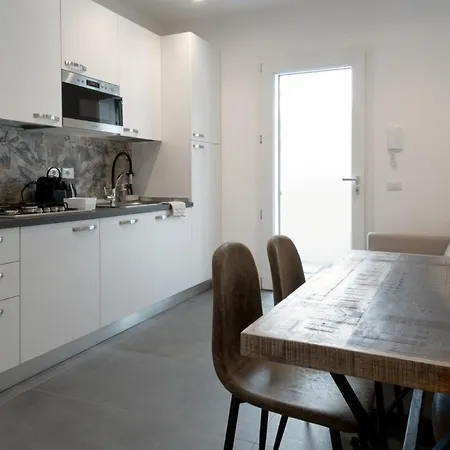 Luxury 4 With Swimming Pool Appartamento