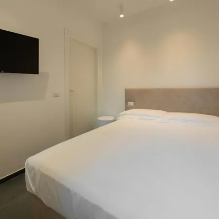 Luxury 4 With Swimming Pool Appartamento *